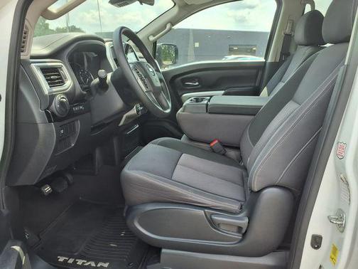 2021 Nissan Titan SV