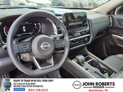 Super Black 2025 Nissan Pathfinder Platinum