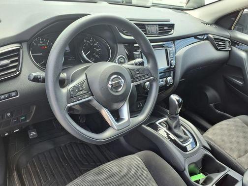 2020 Nissan Rogue Sport SV
