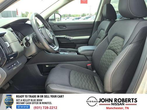 Brilliant Silver Metallic 2025 Nissan Pathfinder SV
