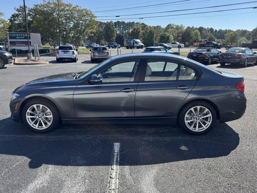 Gray 2018 BMW 320 i