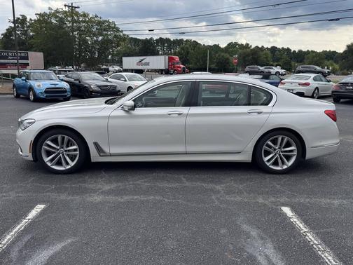 White 2018 BMW 750 i xDrive