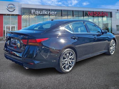 2024 Nissan Altima 2.0 SR