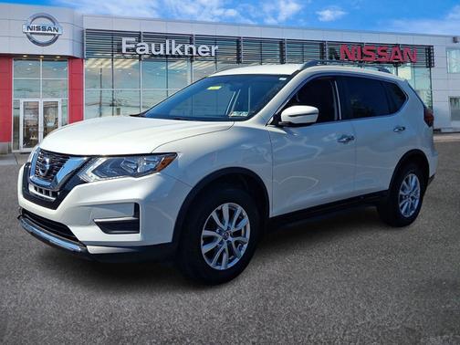 White 2017 Nissan Rogue SV