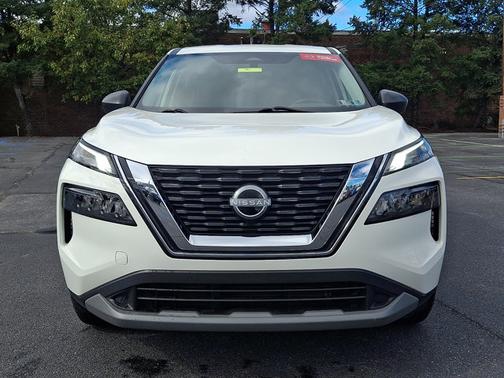 Glacier White 2023 Nissan Rogue S