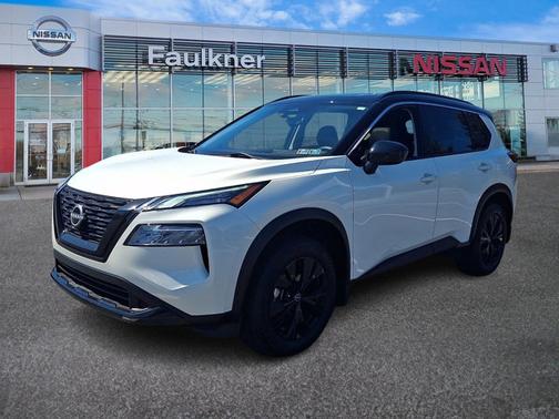 2 Tone White / Black Roof 2023 Nissan Rogue SV