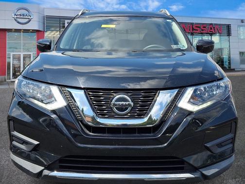 Magnetic Black 2019 Nissan Rogue SV
