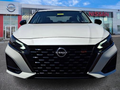 White 2023 Nissan Altima 2.5 SR