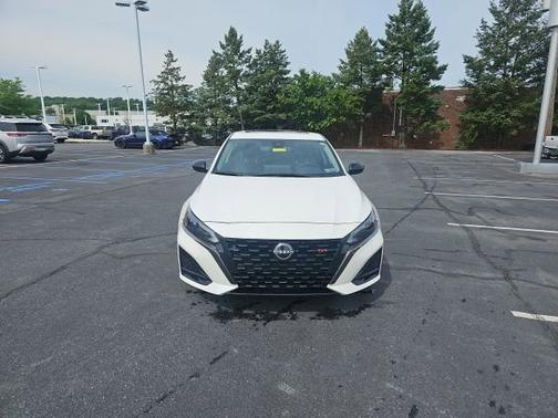 White 2023 Nissan Altima 2.5 SR