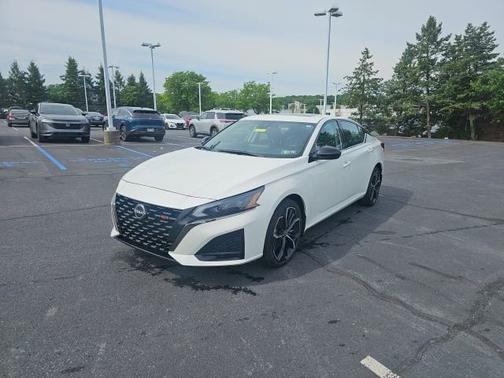White 2023 Nissan Altima 2.5 SR