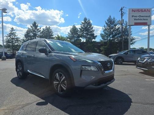 Boulder Gray Pearl / Super Black 2021 Nissan Rogue SL