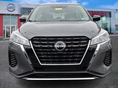 Gun Metallic 2025 Nissan Kicks Play S