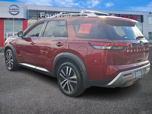 2024 Nissan Pathfinder Platinum