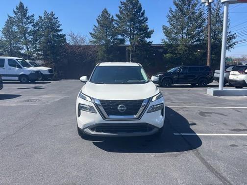 White 2023 Nissan Rogue SV