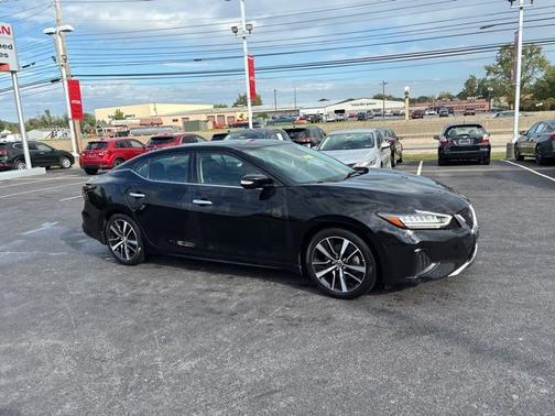 2022 Nissan Maxima SV