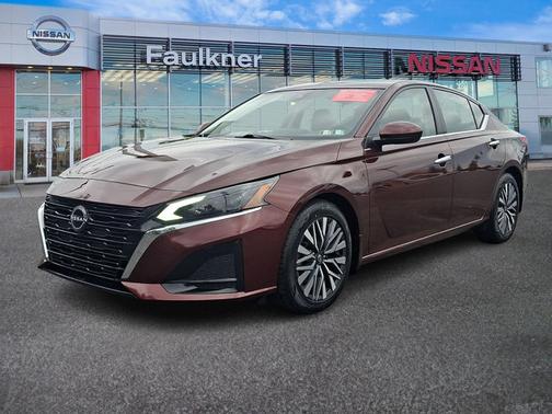 Garnet Pearl Me 2024 Nissan Altima 2.5 SV
