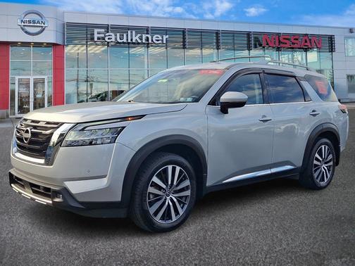 Brilliant Silver Metallic 2022 Nissan Pathfinder Platinum