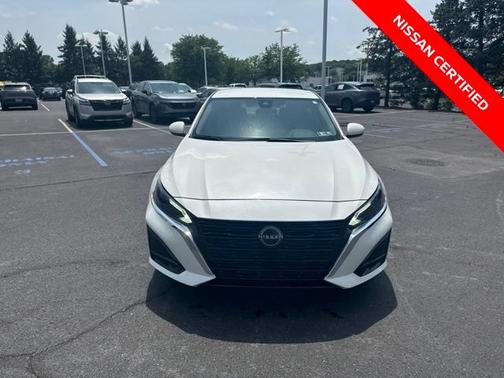 White 2023 Nissan Altima 2.5 SV