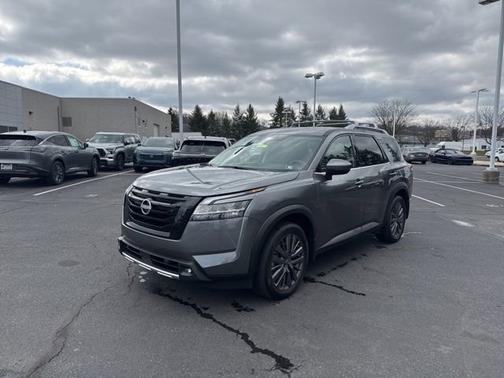Gun Metallic 2023 Nissan Pathfinder SL