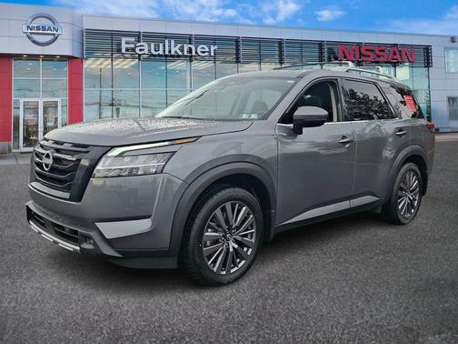 Gun Metallic 2023 Nissan Pathfinder SL