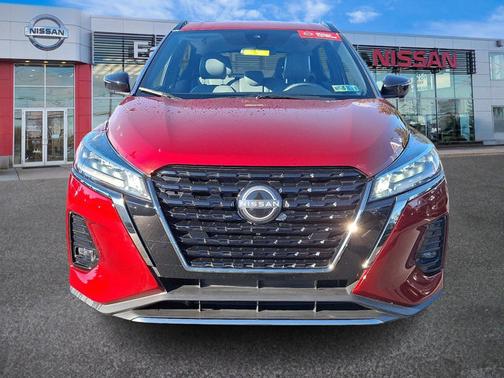 2023 Nissan Kicks SR