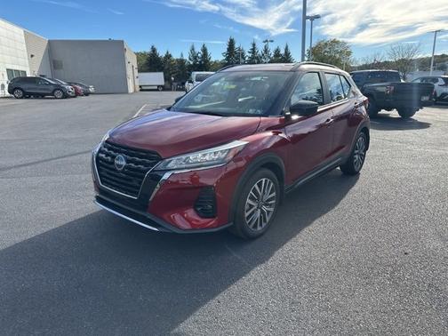 2023 Nissan Kicks SR