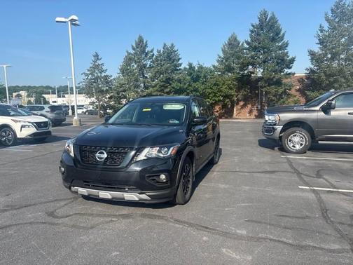 Magnetic Black 2020 Nissan Pathfinder SL
