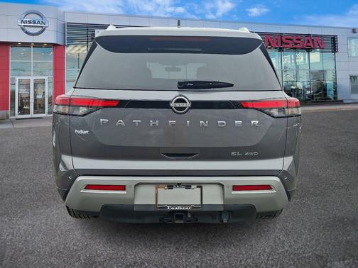 2023 Nissan Pathfinder SL