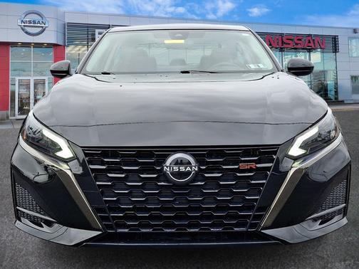 Black 2023 Nissan Altima 2.5 SR