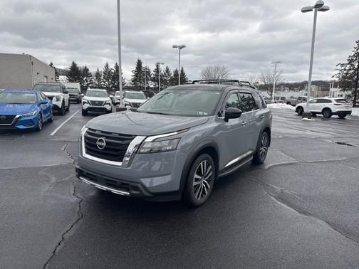 2025 Nissan Pathfinder Platinum