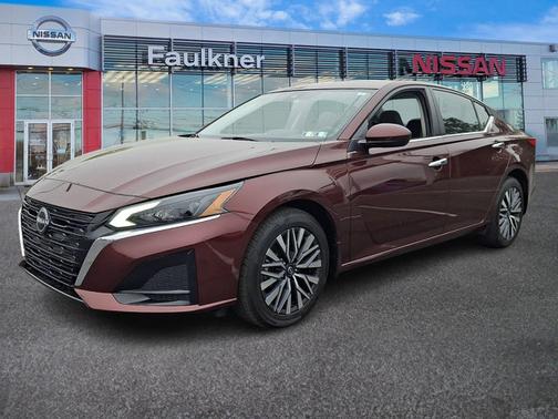 Garnet Pearl 2023 Nissan Altima 2.5 SV