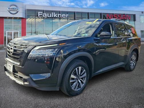 2024 Nissan Pathfinder SL