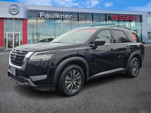 2022 Nissan Pathfinder SV