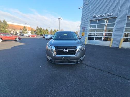 Gun Metallic 2024 Nissan Pathfinder SV