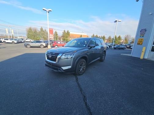 Gun Metallic 2024 Nissan Pathfinder SV