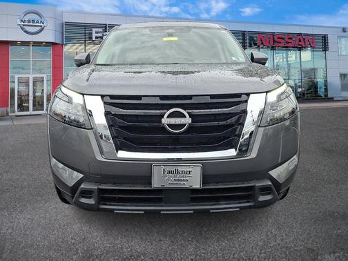 Gun Metallic 2024 Nissan Pathfinder SV