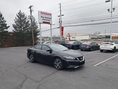 Black 2023 Nissan Maxima SV