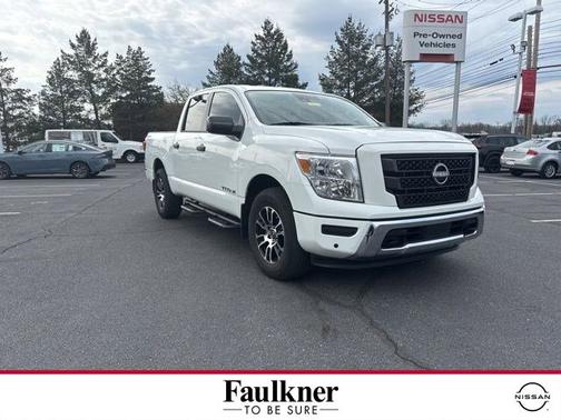 Glacier White 2023 Nissan Titan SV