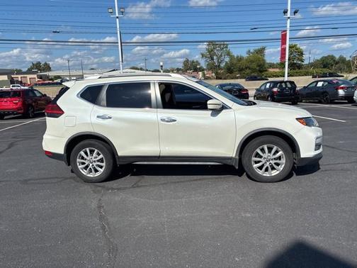 2017 Nissan Rogue SV