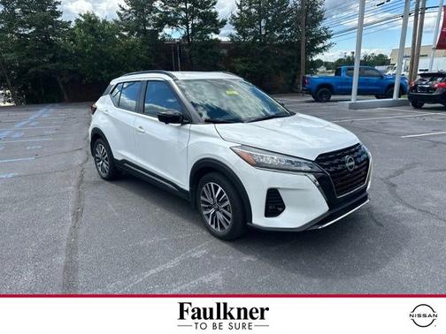 Aspen White 2023 Nissan Kicks SR