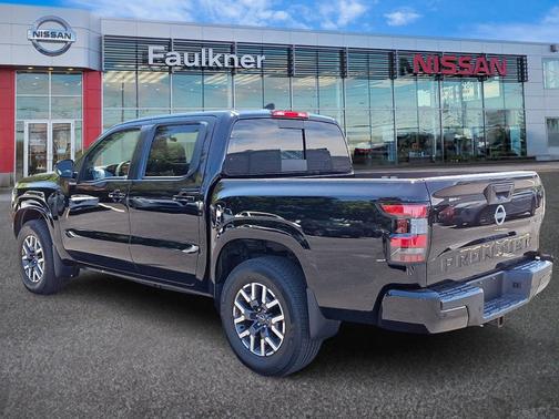 Black 2024 Nissan Frontier SL