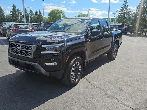 Black 2024 Nissan Frontier SL