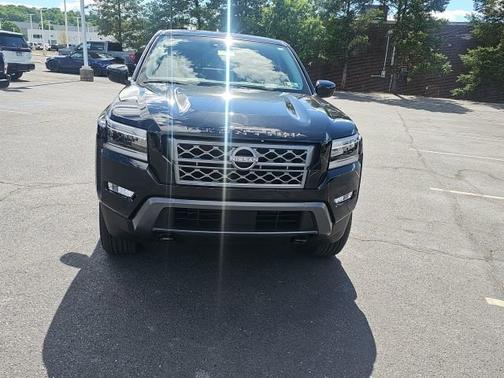 Black 2024 Nissan Frontier SL