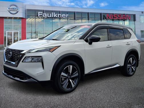2 Tone White / Black Roof 2023 Nissan Rogue SL