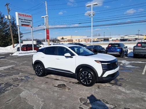 2025 Nissan Kicks SV