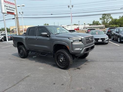 2022 Nissan Frontier SV