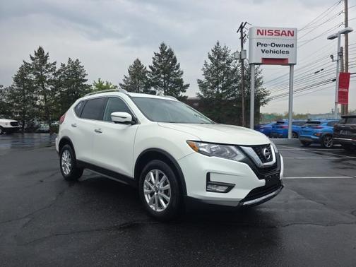Glacier White 2017 Nissan Rogue SV