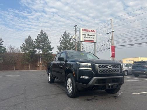 Black 2023 Nissan Frontier SV