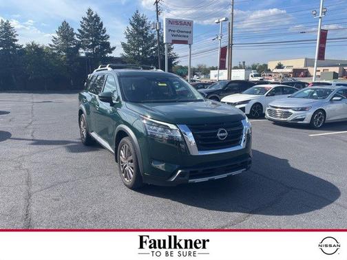 2023 Nissan Pathfinder SL