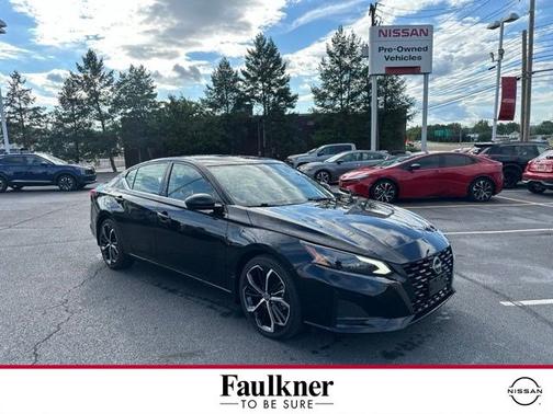 Black 2023 Nissan Altima 2.5 SR